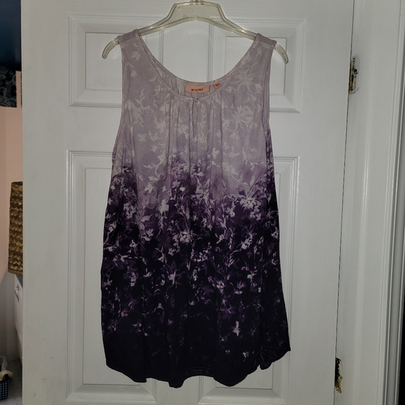 EVRI Tops - EVRI Ombre Purple & White Sleeveless Tunic